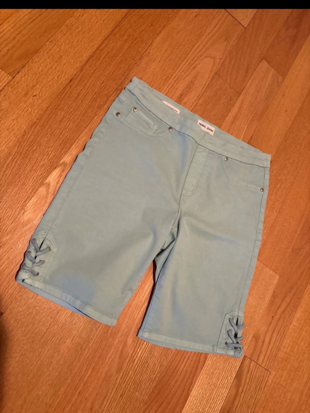 Tribal Jeans size 10 Audrey Mid rise short
